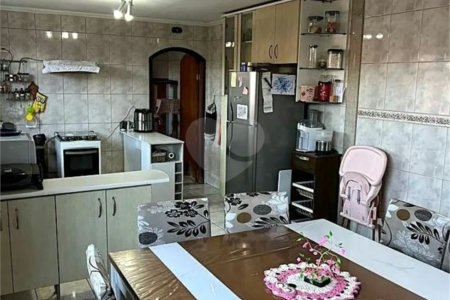 Sobrado à venda com 3 quartos, sendo 1 suíte,  em Parque Ipê, São Paulo, SP