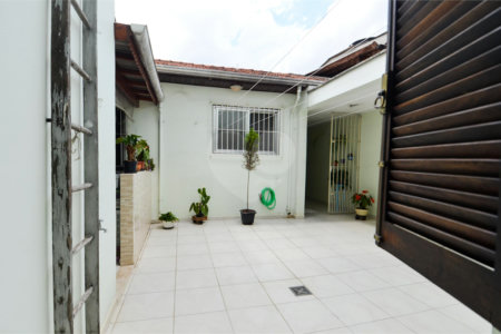 Casa à venda com 4 quartos, sendo 1 suíte, em Jardim Nova Taboão, Guarulhos, SP
