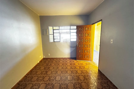 Sobrado à venda com 4 quartos, sendo 1 suíte, em Vila Amorim, Suzano, SP
