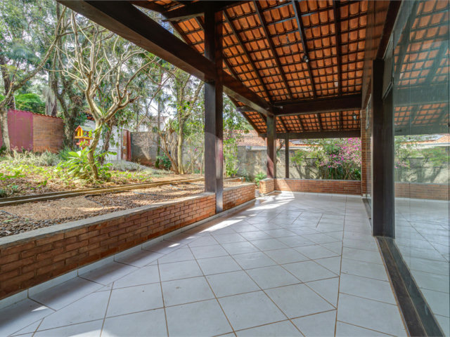 Casa Térrea à venda ou para alugar com 5 quartos, sendo 1 suíte,  em Jardim Marajoara, São Paulo, SP