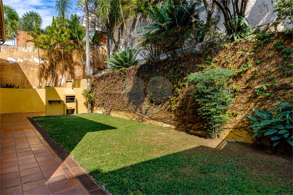 Casa à venda com 4 quartos, sendo 2 suítes, em Jardim Everest, São Paulo, SP