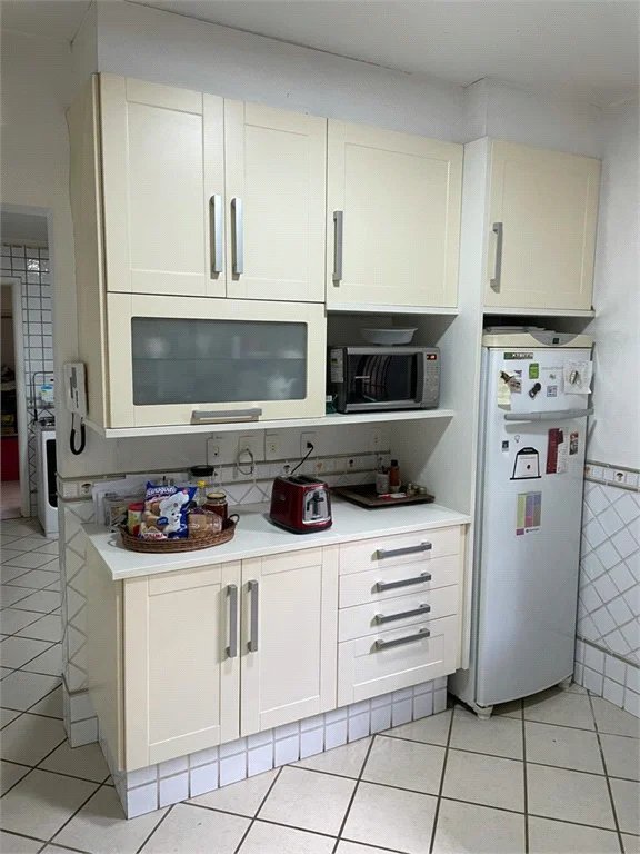 Casa à venda com 4 quartos, sendo 1 suíte,  em Vila Morumbi, São Paulo, SP