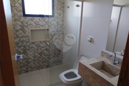 Sobrado à venda ou para alugar com 3 quartos, sendo 1 suíte, em Jardim do Lago, Atibaia, SP