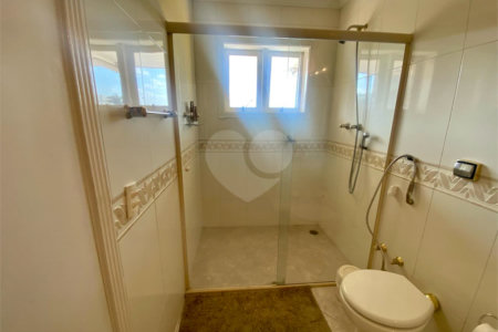 Casa à venda com 4 quartos, sendo 3 suítes, em Jardim Maia, Guarulhos, SP