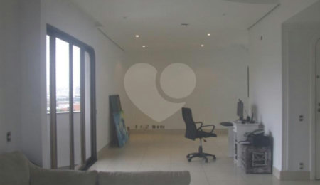 Apartamento à venda com 3 quartos, sendo 1 suíte,  em Mooca, São Paulo, SP