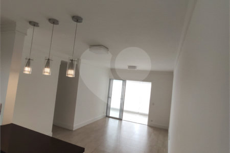 Apartamento à venda ou para alugar com 3 quartos, sendo 1 suíte,  em Parque Reboucas, São Paulo, SP