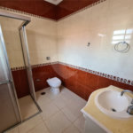 Casa à venda com 3 quartos, sendo 2 suítes, no condomínio Terras de São Francisco, Vinhedo - SP