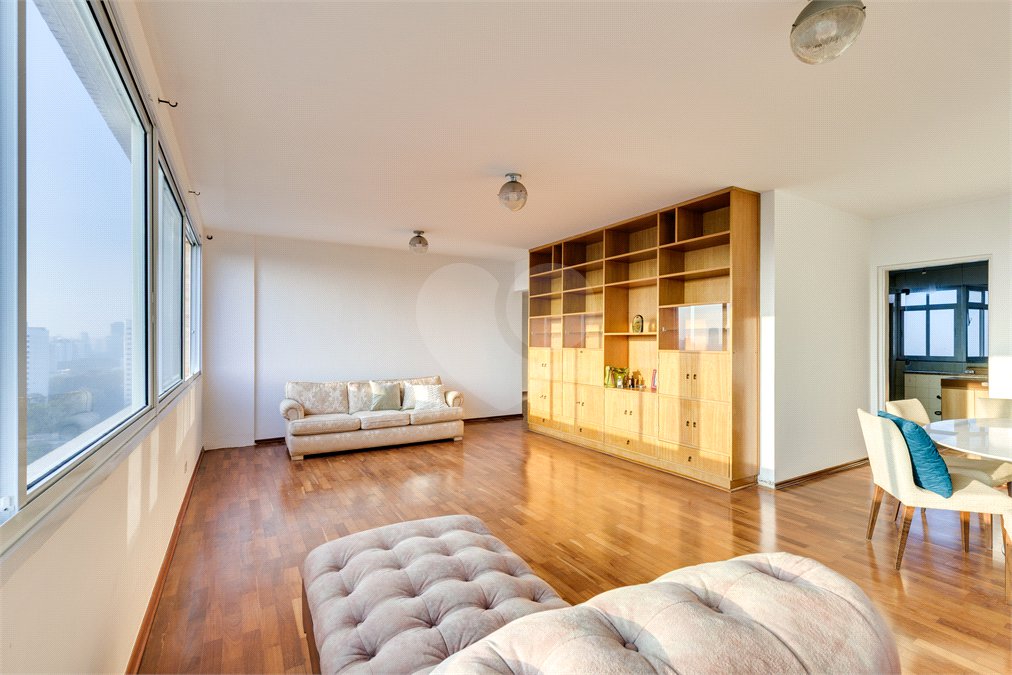 Apartamento à venda com 4 quartos, sendo 1 suíte, em Chácara Santo Antônio, São Paulo, SP