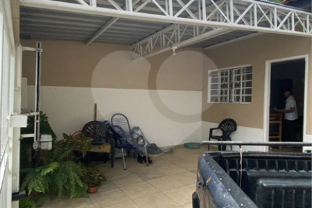 Casa à venda com 3 quartos, sendo 1 suíte, em Vila Maria Helena, Indaiatuba, SP