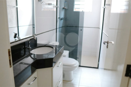 Sobrado à venda com 5 quartos, sendo 3 suítes,  em Santa Teresinha, São Paulo, SP