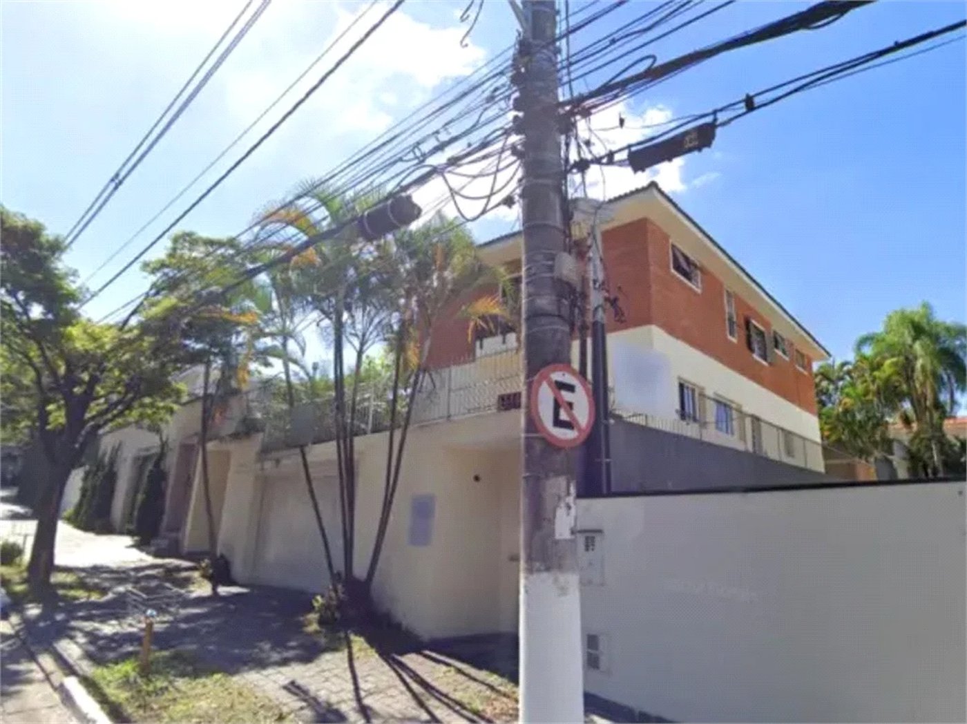 Sobrado à venda com 4 quartos, sendo 2 suítes, em Vila Andrade, São Paulo, SP