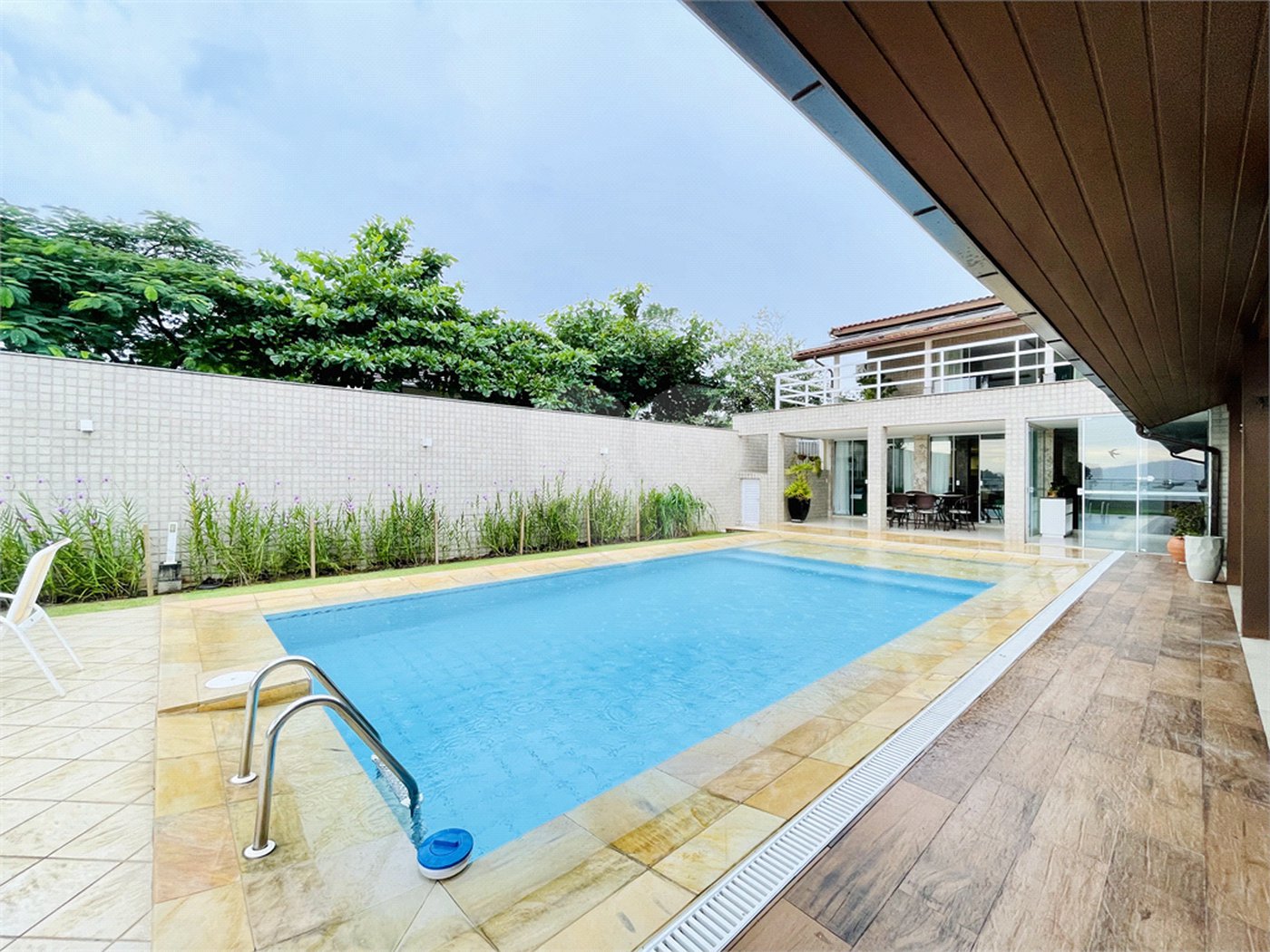 Casa à venda com 5 suítes no Centro, Porto Belo, SC