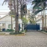 Casa à venda com 4 quartos, sendo 3 suítes, no condomínio Village Place, São Paulo - SP