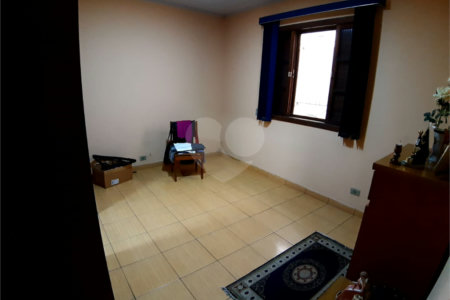 Sobrado à venda com 5 quartos em Vila Nivi, São Paulo, SP