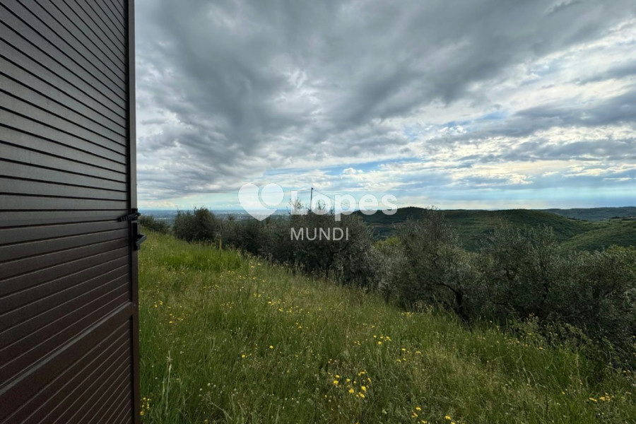Casa multifamiliar à venda em Verona, Itália – 3 unidades e 12.000 m²