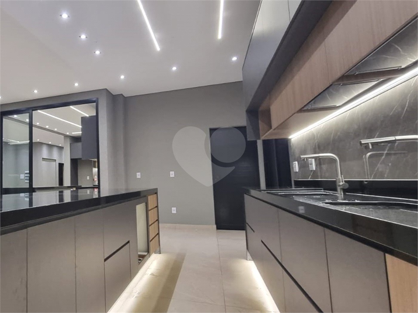 Casa à venda com 4 suítes no condomínio Alphaville, Ribeirão Preto - SP