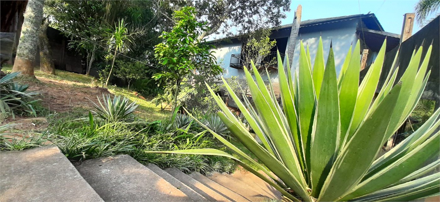 Casa à venda ou para alugar com 5 quartos, sendo 4 suítes, no condomínio Sausalito, Mairiporã - SP