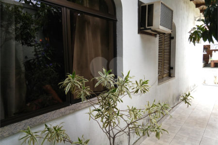 Casa à venda com 3 quartos, sendo 1 suíte,  em Jardim Brasil (zona Sul), São Paulo, SP