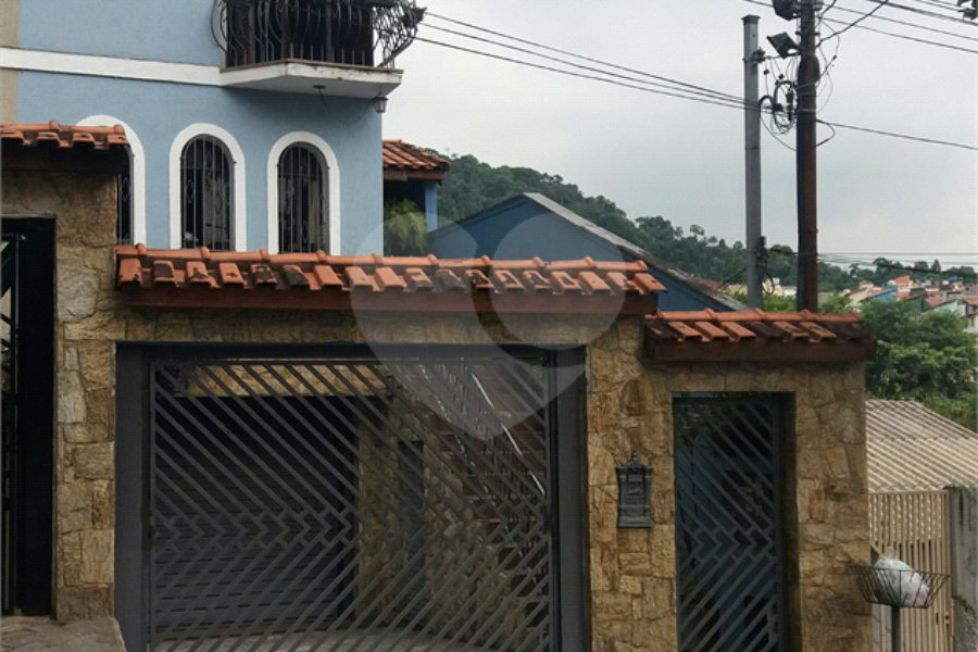 Sobrado à venda com 3 quartos, sendo 1 suíte, em Tremembé, São Paulo, SP