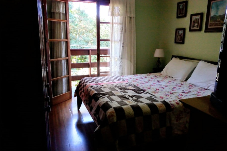 Casa à venda com 3 suítes em Horto Florestal, São Paulo, SP