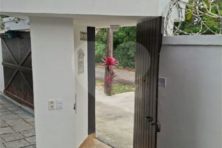 Casa à venda com 3 quartos, sendo 1 suíte, em Vargem Pequena, Rio de Janeiro, RJ