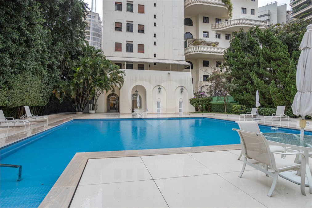 Apartamento à venda com 4 suítes em Jardim Paulistano, São Paulo, SP