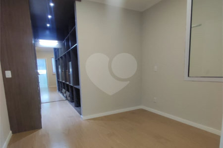 Apartamento à venda com 3 quartos, sendo 2 suítes,  em Jardim Arpoador, São Paulo, SP