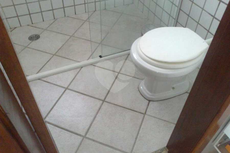 Sobrado à venda com 5 suítes em Enseada, Bertioga, SP