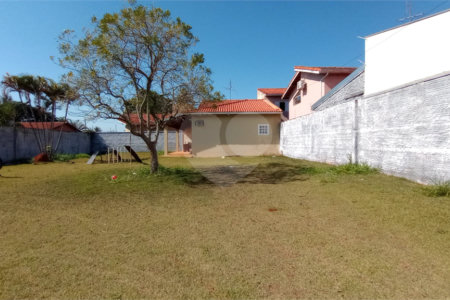 Casa à venda com 2 suítes em Vila Nastri, Itapetininga, SP
