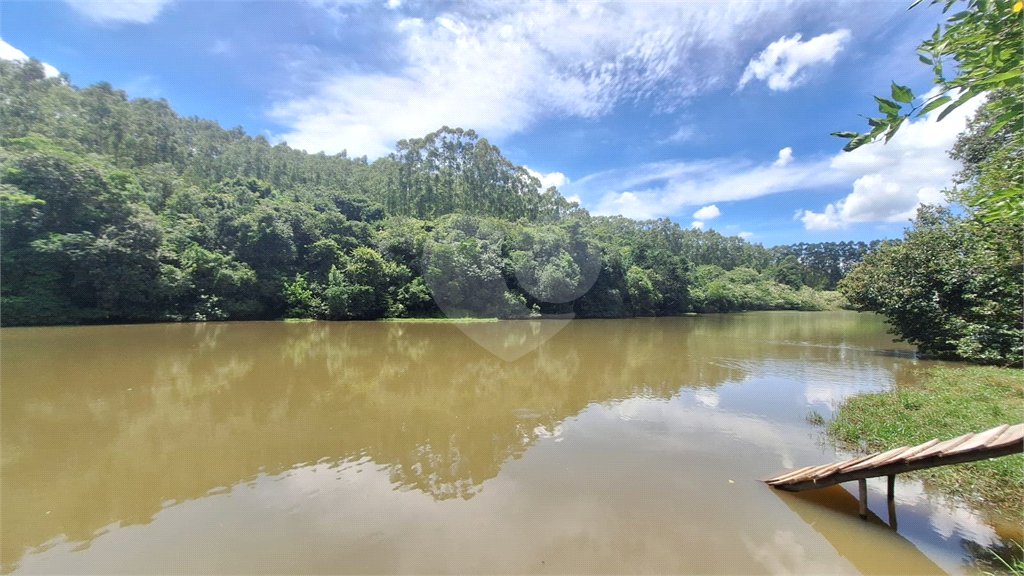 Casa à venda com 4 quartos, sendo 3 suítes,  no condomínio Fazenda Alta Vista, Salto de Pirapora - SP