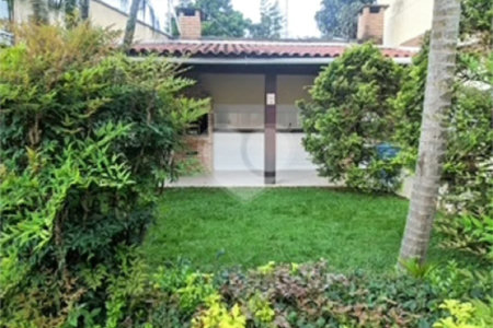 Casa à venda com 3 quartos, sendo 1 suíte, no condomínio Mariana, São Paulo - SP