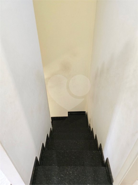 Casa à venda com 3 quartos, sendo 1 suíte, no condomínio Rafaela I, São Paulo - SP