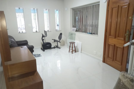 Sobrado à venda com 4 quartos, sendo 2 suítes, em Vila Hamburguesa, São Paulo, SP