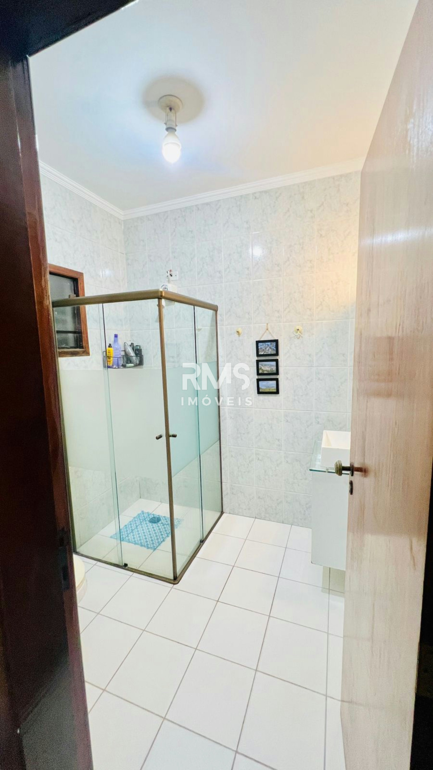 Casa à venda com 3 suítes no condomínio Granja Olga II, Sorocaba - SP