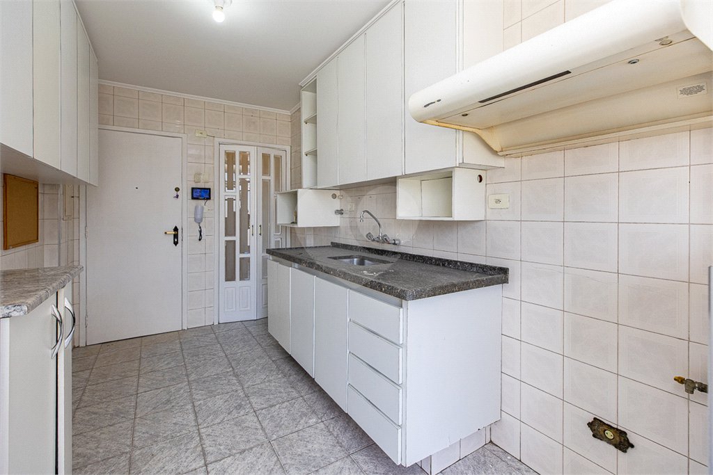 Apartamento à venda com 3 quartos, sendo 1 suíte,  em Brooklin, São Paulo, SP