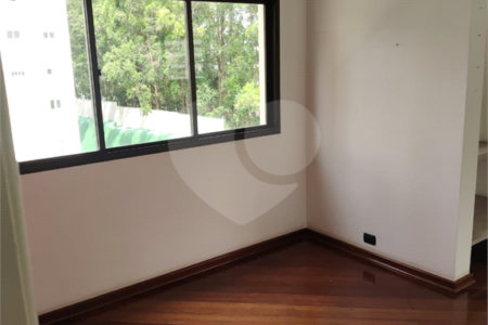 Apartamento à venda com 4 quartos, sendo 3 suítes, em Vila Andrade, São Paulo, SP