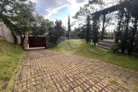 Casa Térrea para alugar com 3 quartos, sendo 1 suíte, em Jardim Estância Brasil, Atibaia, SP