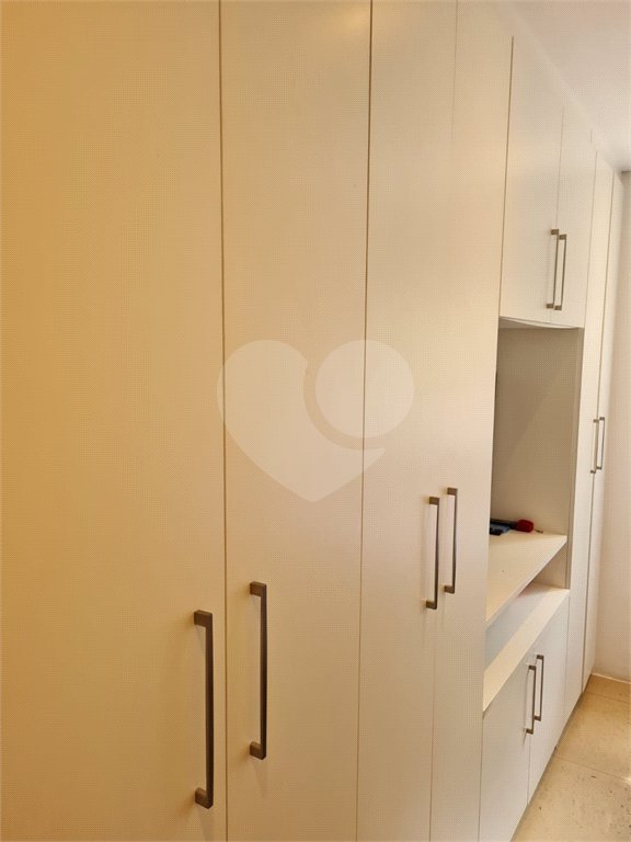 Apartamento à venda com 3 quartos, sendo 1 suíte,  em Vila Andrade, São Paulo, SP
