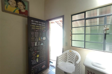 Casa à venda com 3 quartos, sendo 1 suíte, em Jardim Vieira de Moraes, Itapetininga, SP