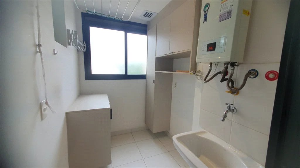 Apartamento à venda com 3 quartos, sendo 1 suíte, em Pinheiros, São Paulo, SP