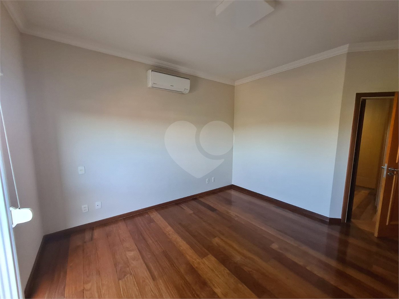 Casa à venda com 3 suítes no condomínio Vinhas da Vista Alegre - Lado Sede, Vinhedo - SP