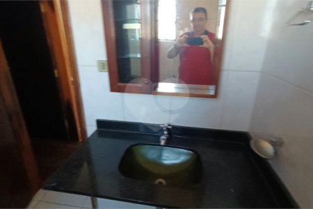 Sobrado à venda com 5 quartos, sendo 2 suítes,  em Parque Continental, São Paulo, SP