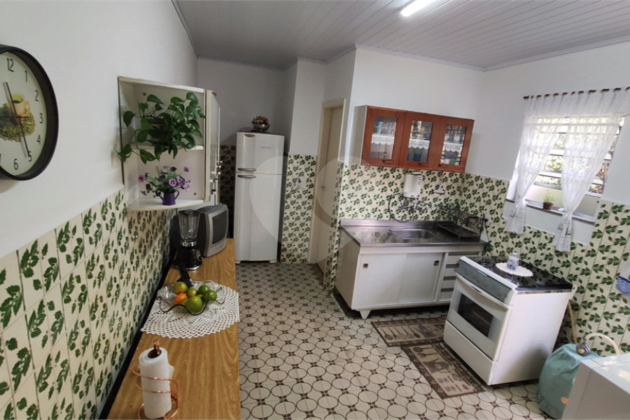 Casa à venda com 4 quartos, sendo 1 suíte, no condomínio Travessa Jacob,38, São Paulo - SP