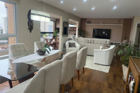 Apartamento à venda com 3 suítes em Vila Suzana, São Paulo, SP