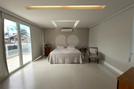 Casa à venda com 4 suítes em Portinho, Cabo Frio, RJ