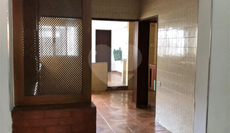 Sobrado à venda com 3 quartos, sendo 1 suíte,  no Centro, Mairiporã, SP