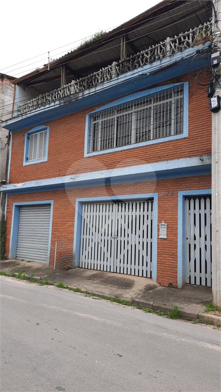 Sobrado à venda com 3 suítes em Luiz Fagundes, Mairiporã, SP