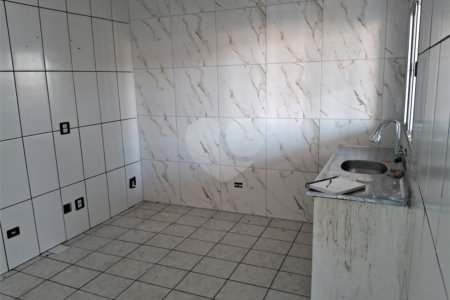 Sobrado à venda com 10 quartos, sendo 1 suíte, em Parque Ramos Freitas, São Paulo, SP
