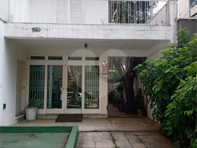 Sobrado à venda com 3 quartos em Alto da Boa Vista, São Paulo, SP