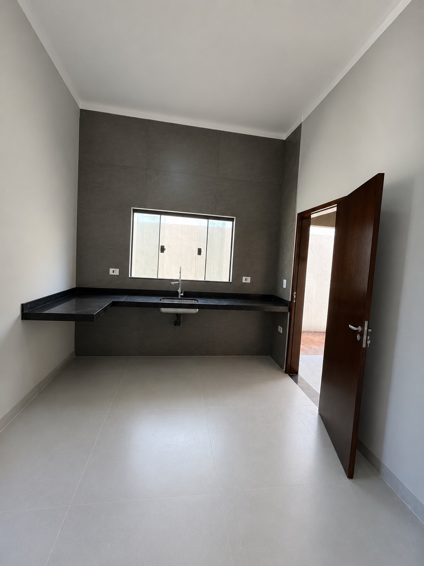 Casa à venda com 3 quartos, sendo 1 suíte,  em Bela Vista da Lagoa, Três Lagoas, MS
